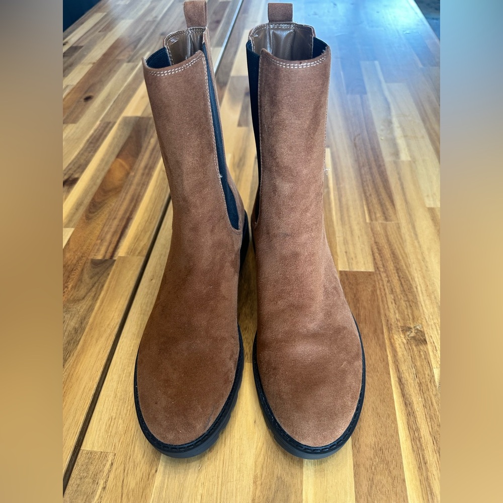 Ann Taylor LOFT Lug Sole Chelsea Suede Look Ankle Boot Tan Brown Black size 10